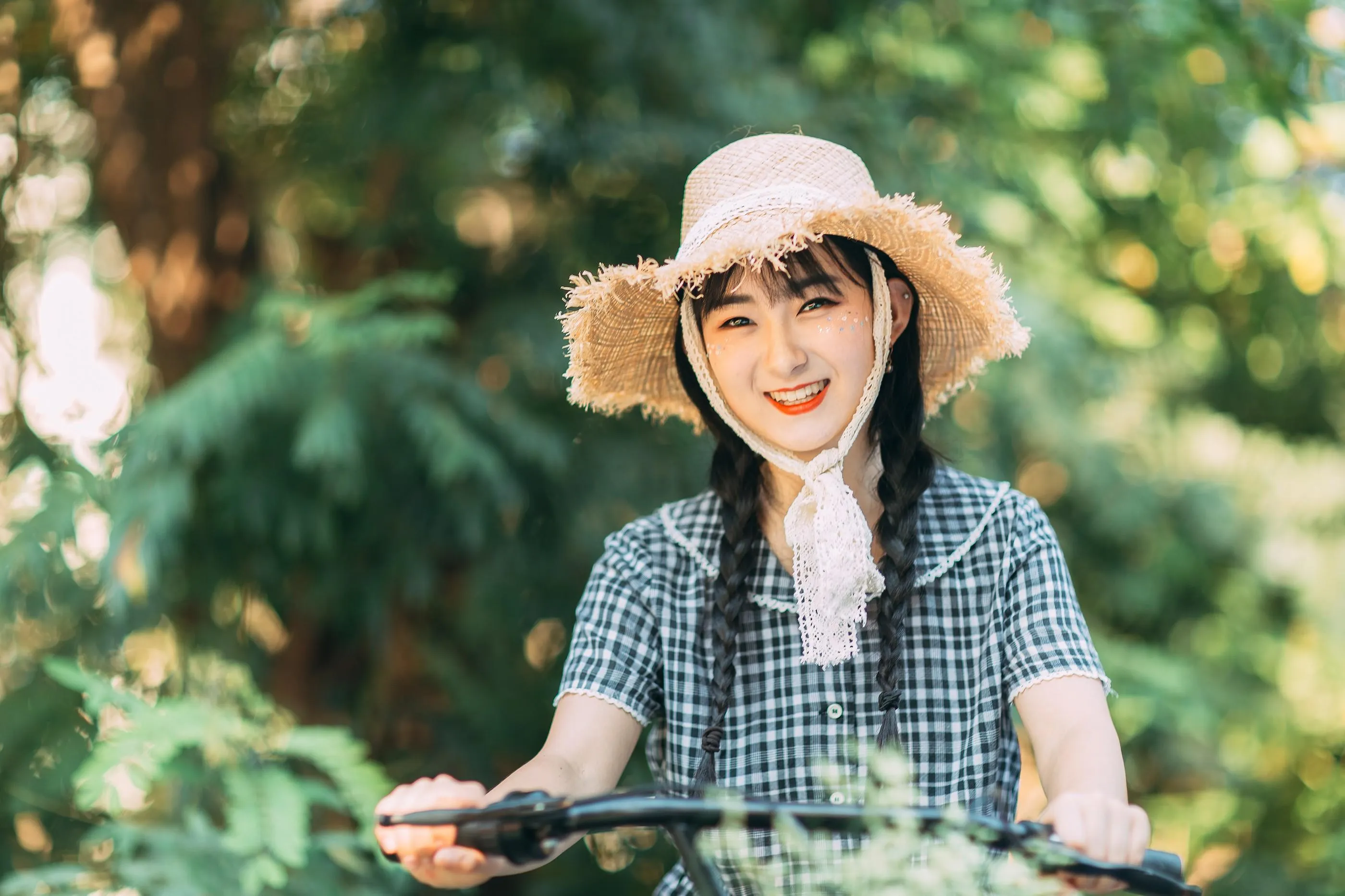 [YITUYU艺图语]2021.08.24 夏日星期天 小明 [33P]插图1